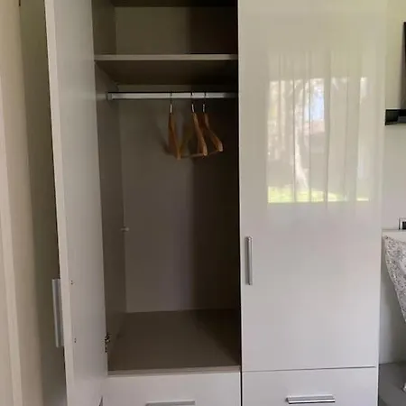 Ruhiges Mit Terrasse Apartment