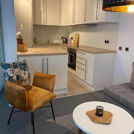 Apartment Ruhiges Mit Terrasse