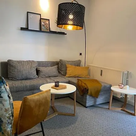 Ruhiges Mit Terrasse