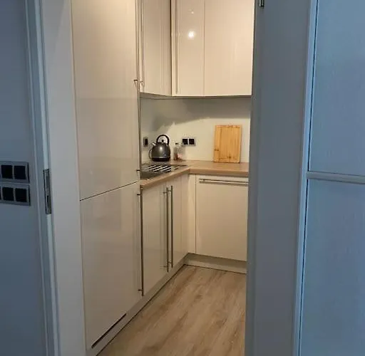 Apartment Ruhiges Mit Terrasse