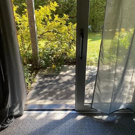 Ruhiges Mit Terrasse